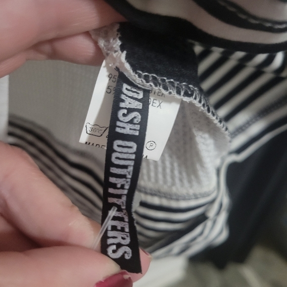 NWT Dash Outfitters color block top - Picture 3 of 6